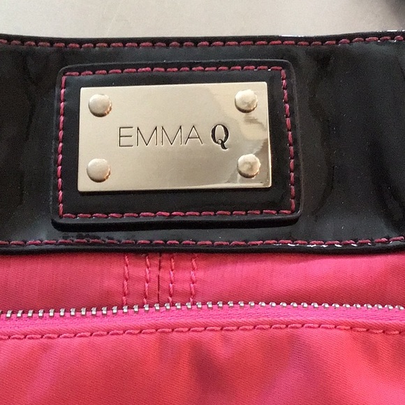 Pink Emma Q cross body, adjustable strap, outter flap & outer zipper. - Picture 2 of 8